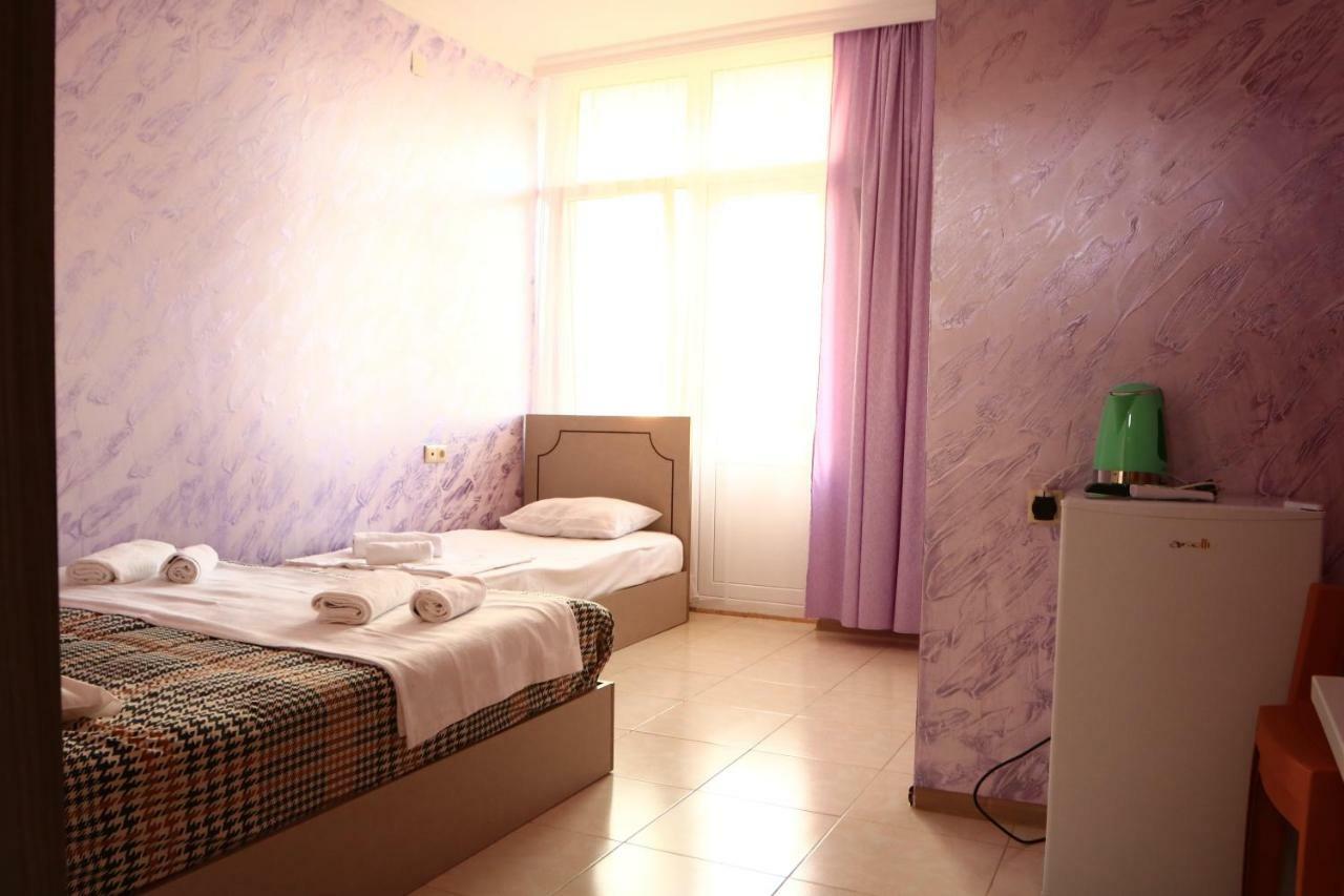 Rainbow Rooms Apart Hotel Makhinjauri Extérieur photo