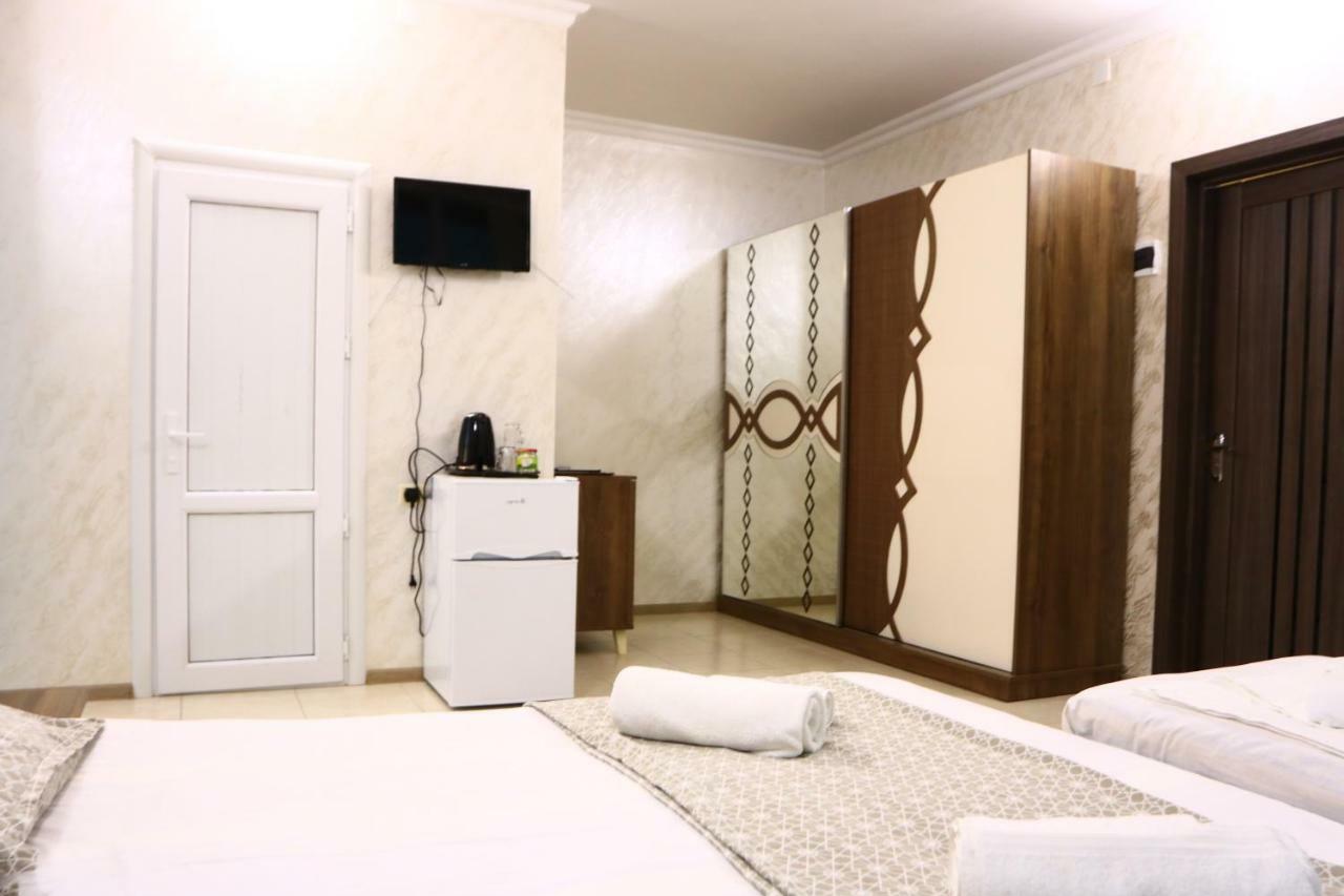 Rainbow Rooms Apart Hotel Makhinjauri Extérieur photo