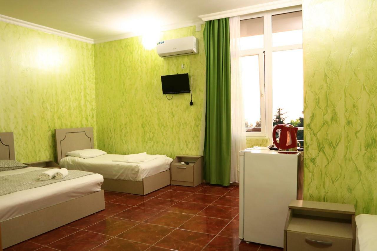 Rainbow Rooms Apart Hotel Makhinjauri Extérieur photo